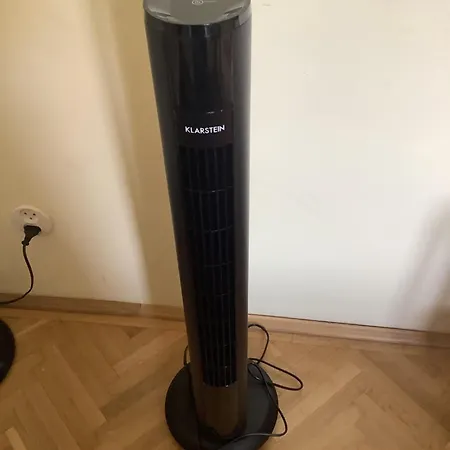 Poppy Flower بودابست