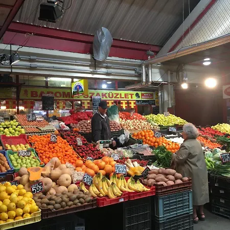 Poppy Flower بودابست